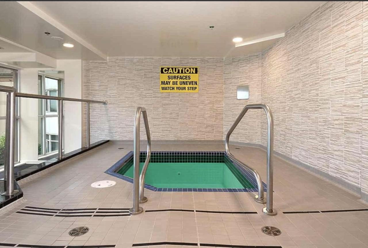 Best Location Downtown Chic Suites Ванкувер Экстерьер фото